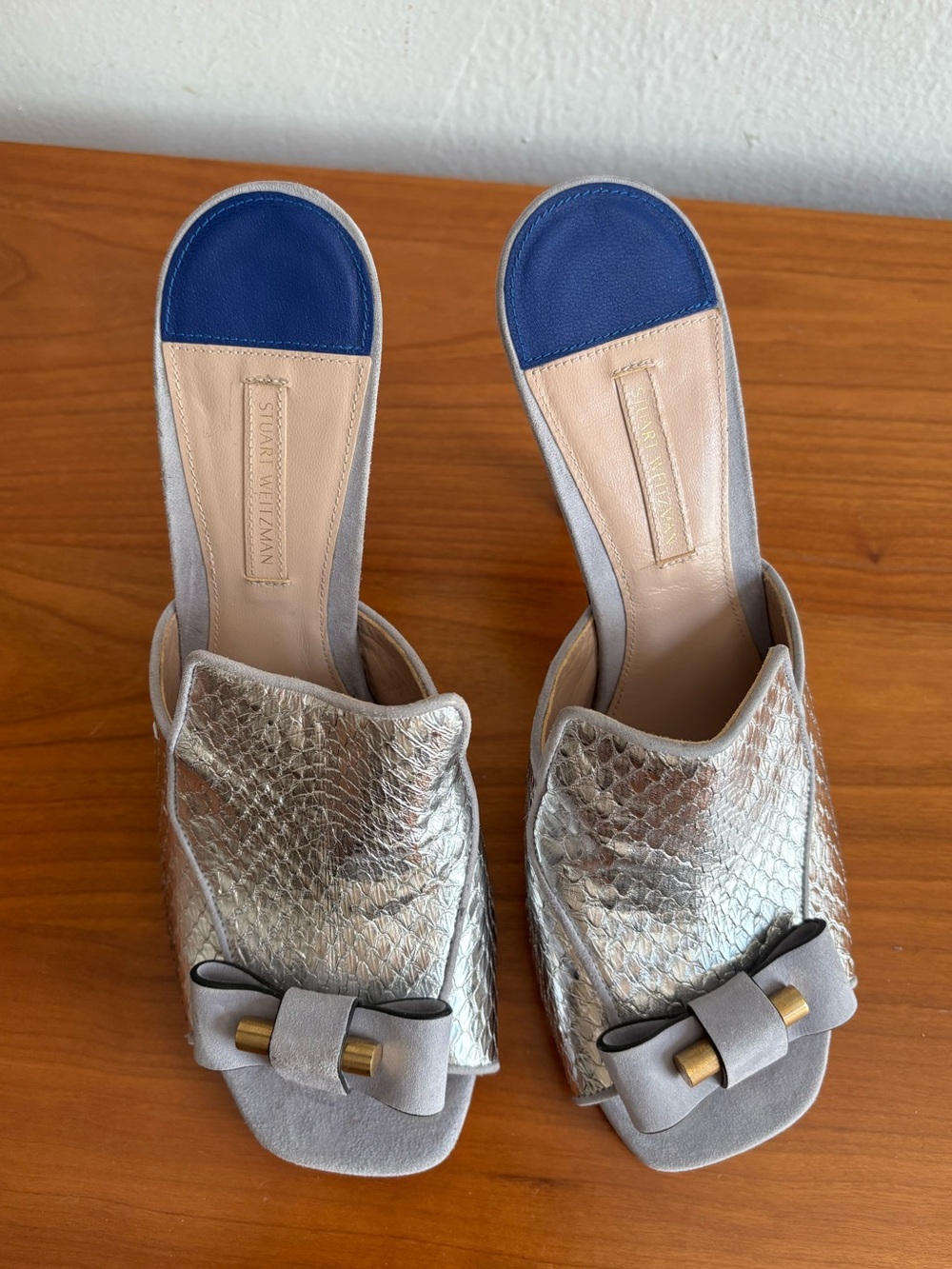 NWOT Stuart Weitzman Vintage silver python-embossed mules - Picture 12 of 14